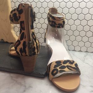 ugg char leopard